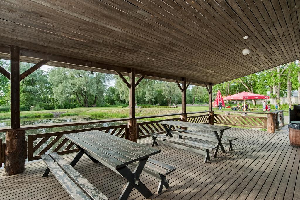 Veskisilla Hotel Türi Esterno foto