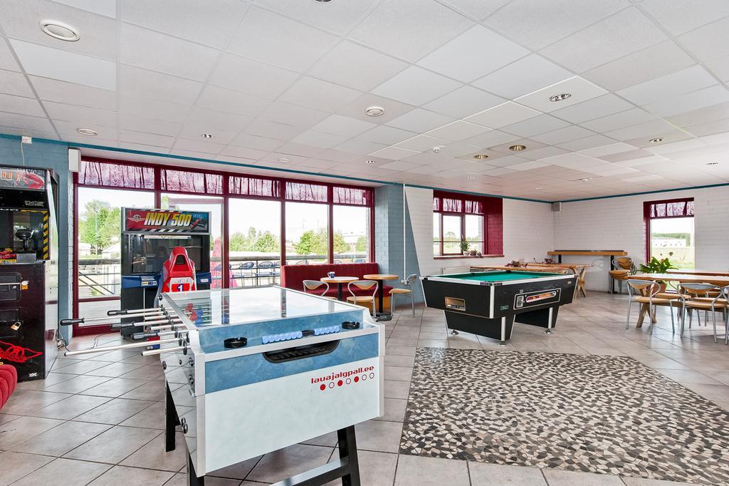 Veskisilla Hotel Türi Esterno foto
