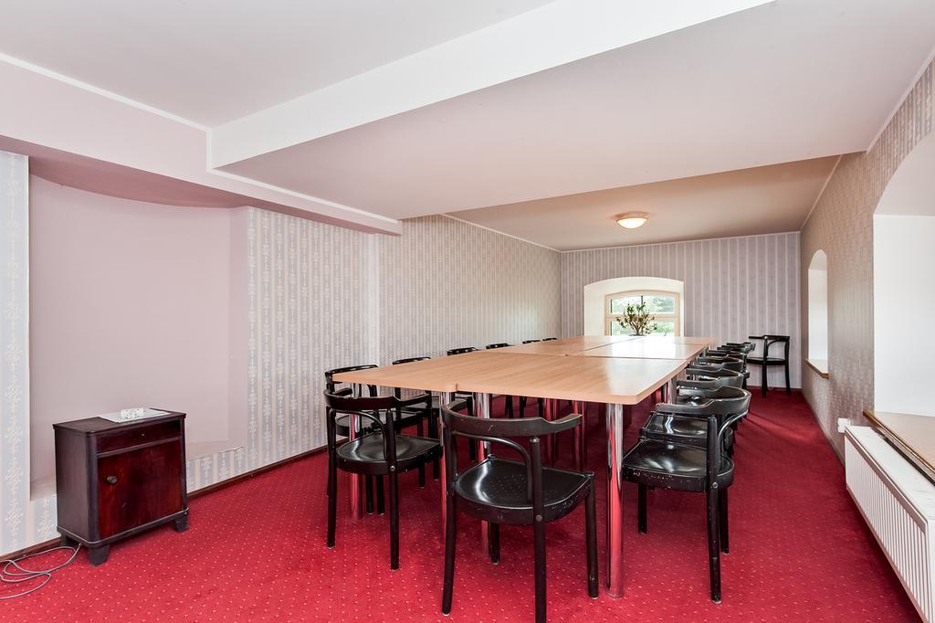 Veskisilla Hotel Türi Esterno foto