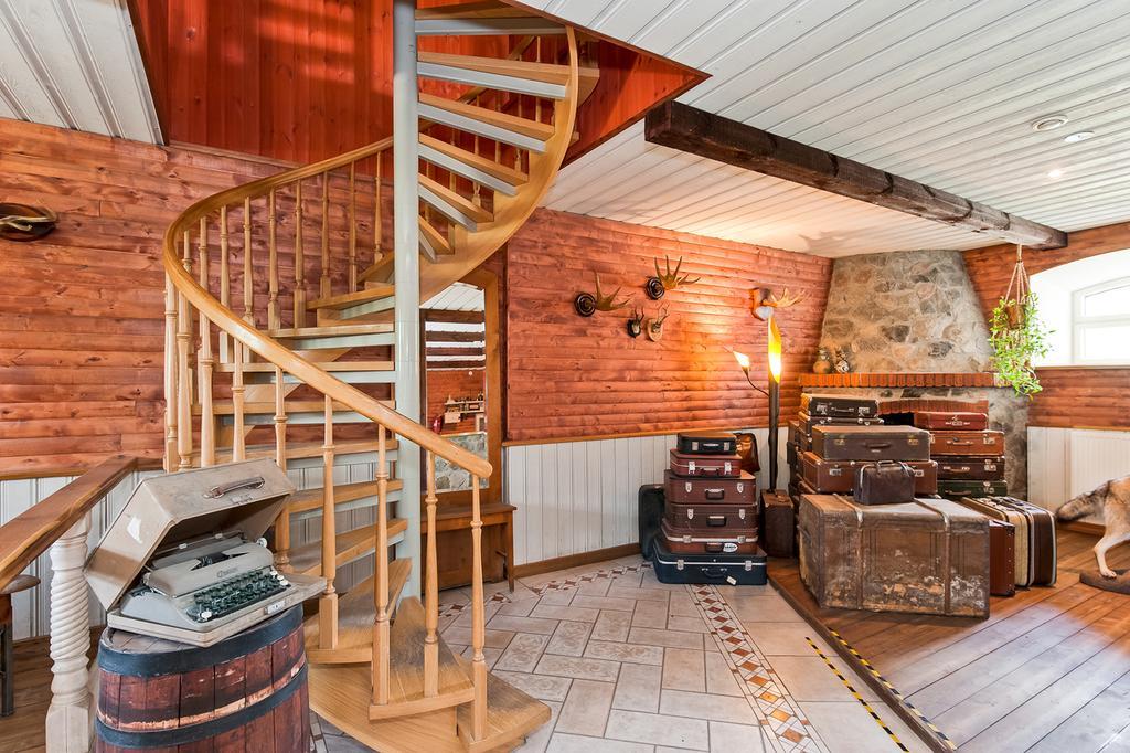 Veskisilla Hotel Türi Esterno foto