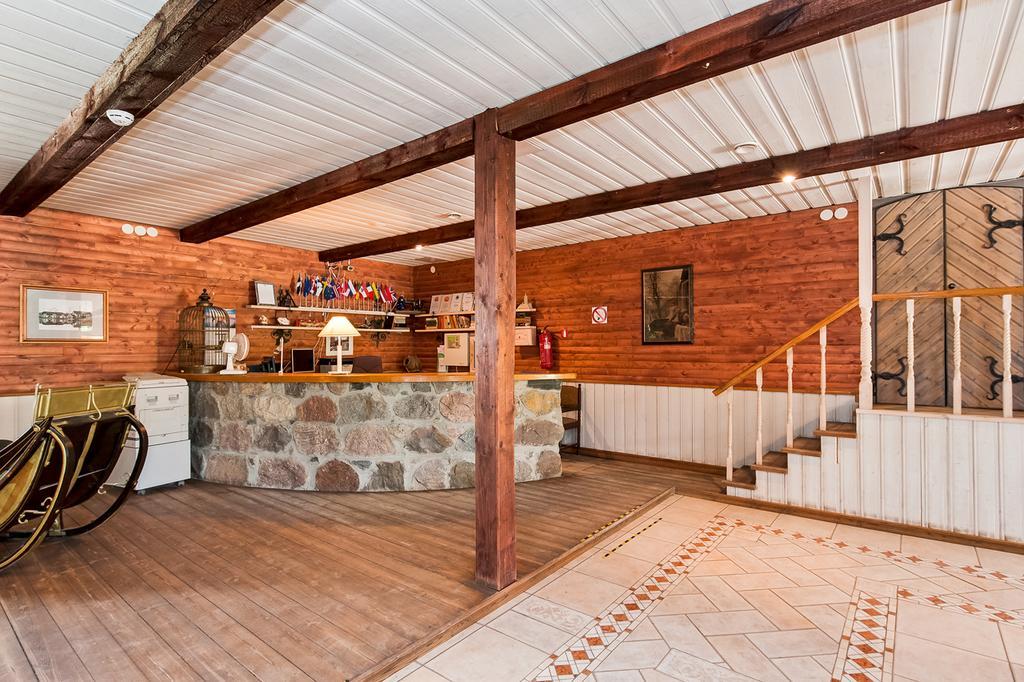 Veskisilla Hotel Türi Esterno foto