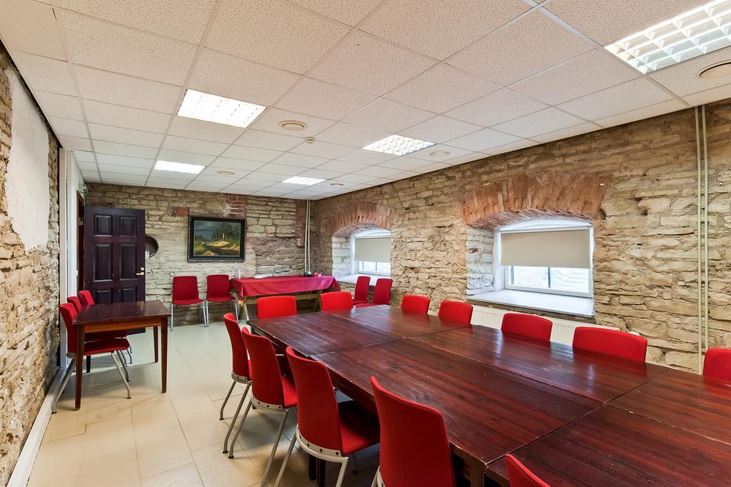Veskisilla Hotel Türi Esterno foto