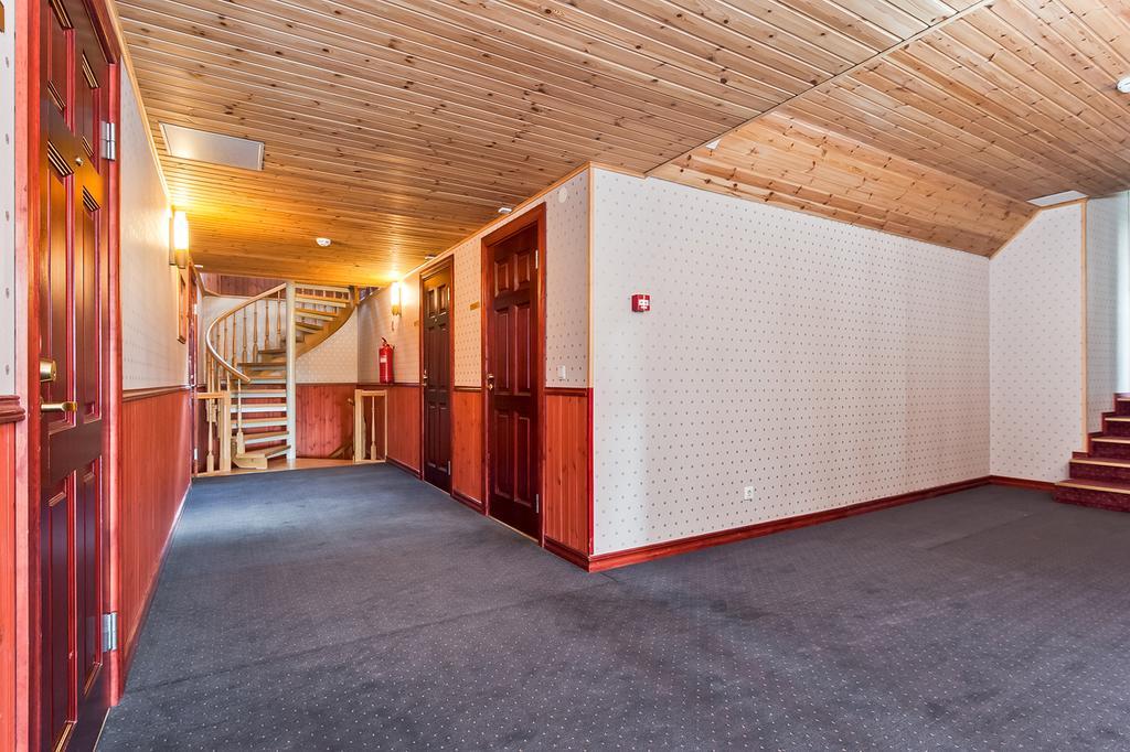 Veskisilla Hotel Türi Esterno foto
