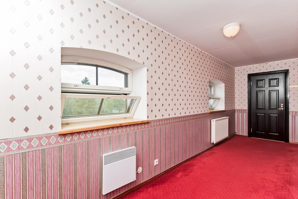 Veskisilla Hotel Türi Esterno foto