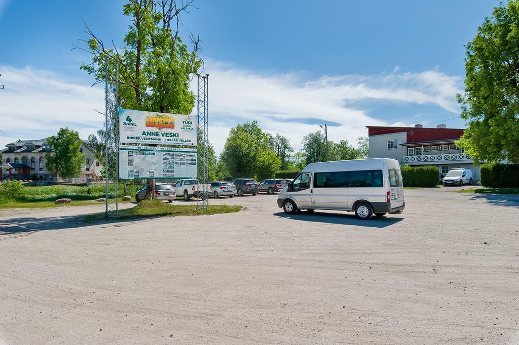 Veskisilla Hotel Türi Esterno foto