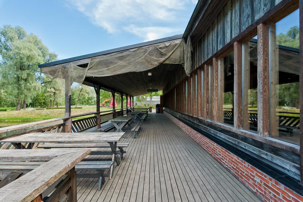 Veskisilla Hotel Türi Esterno foto
