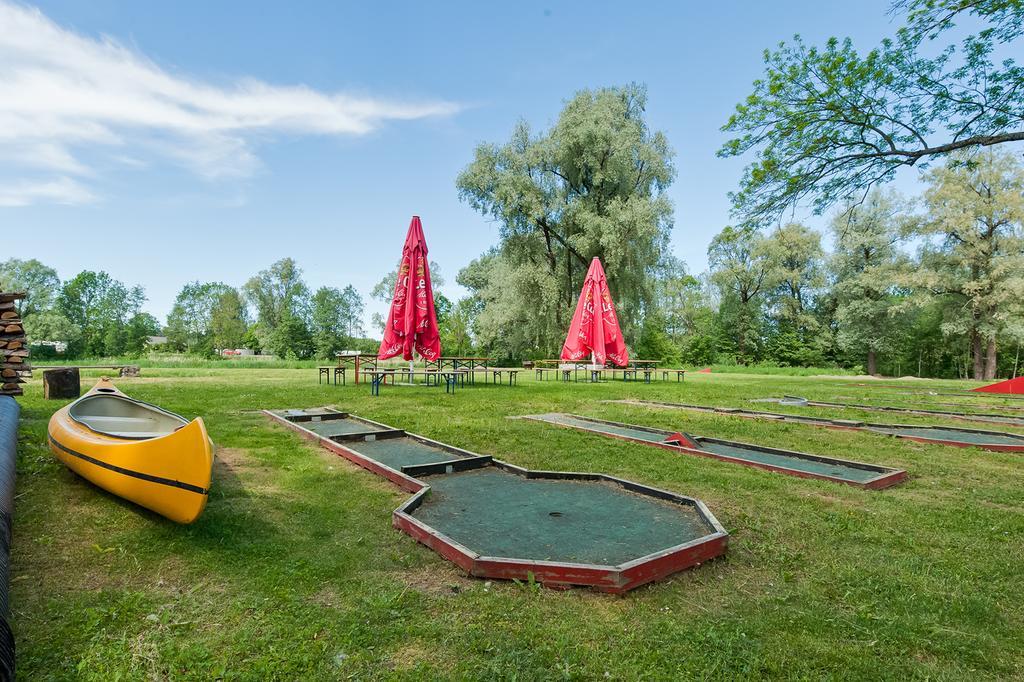 Veskisilla Hotel Türi Esterno foto